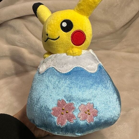 NWT Mt. Fuji Summit Pikachu Pocket Monsters - Pokémon Store Gotemba Japan 8” - Picture 5 of 8